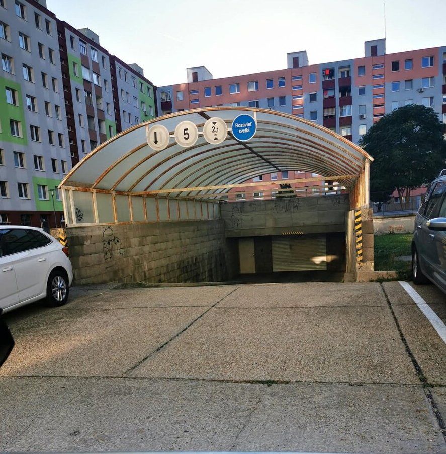 Garáž na Rajeckej ulici