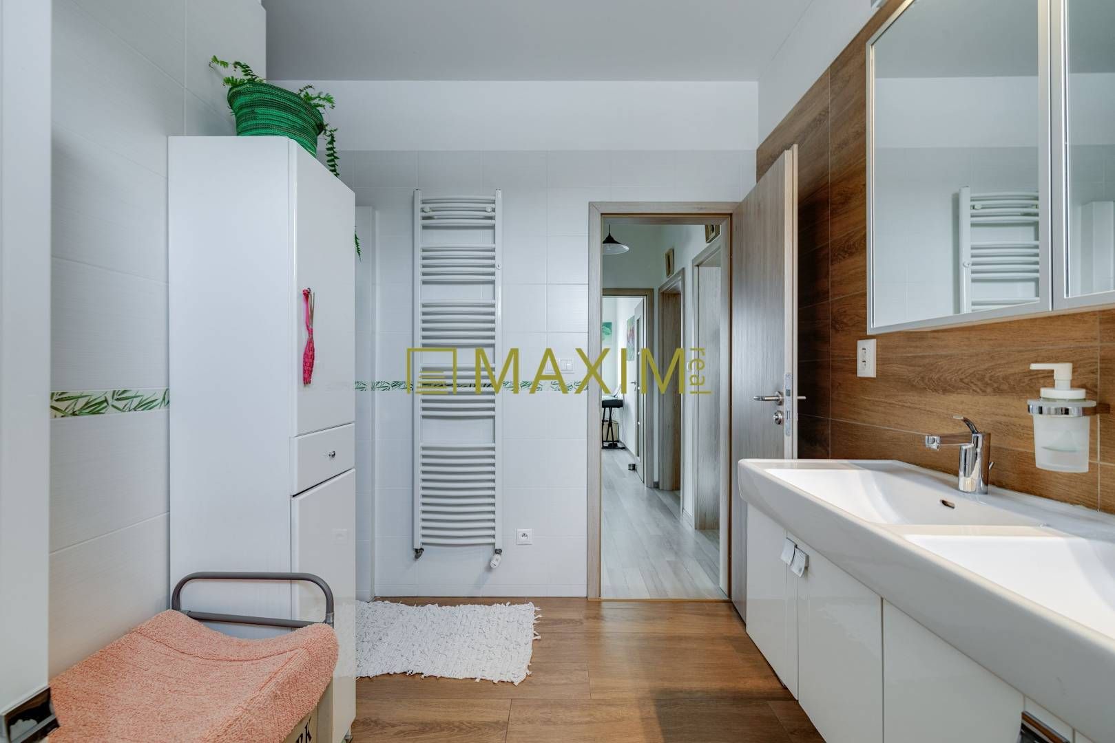 Moderný samostatne stojaci 4-izbový bungalov, Láb okres Malacky