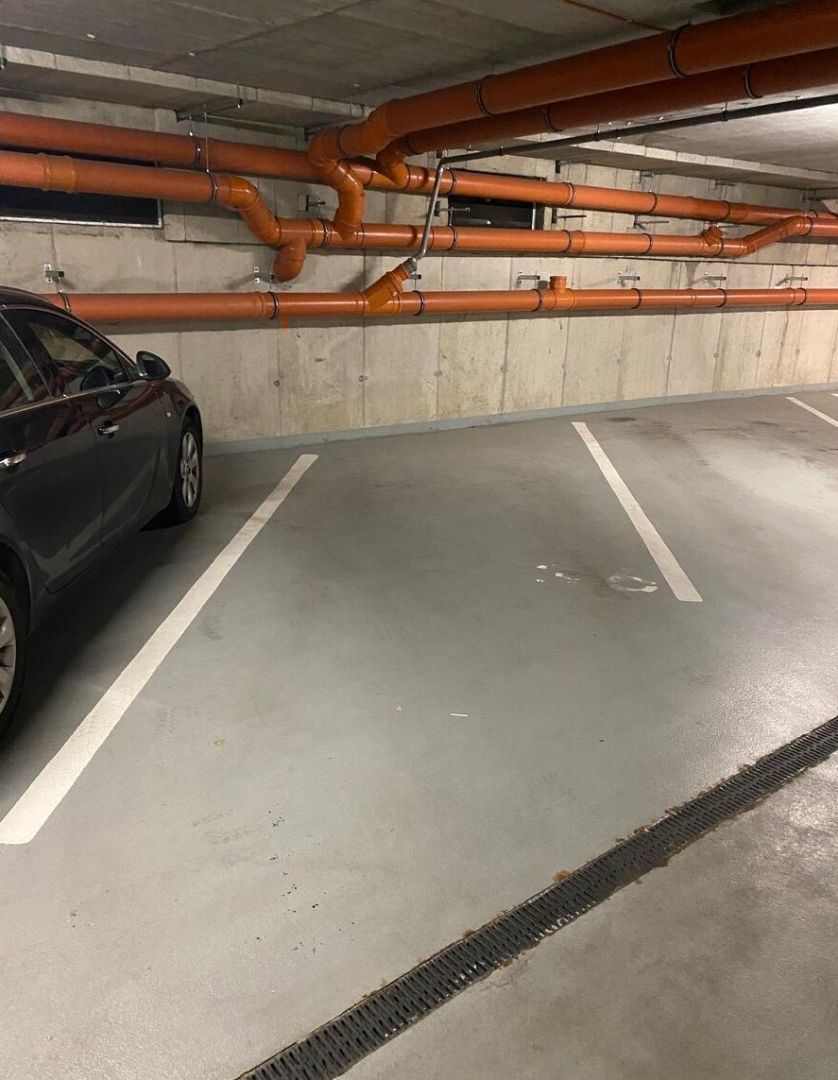 Garážové státie na ulici Údernícka
