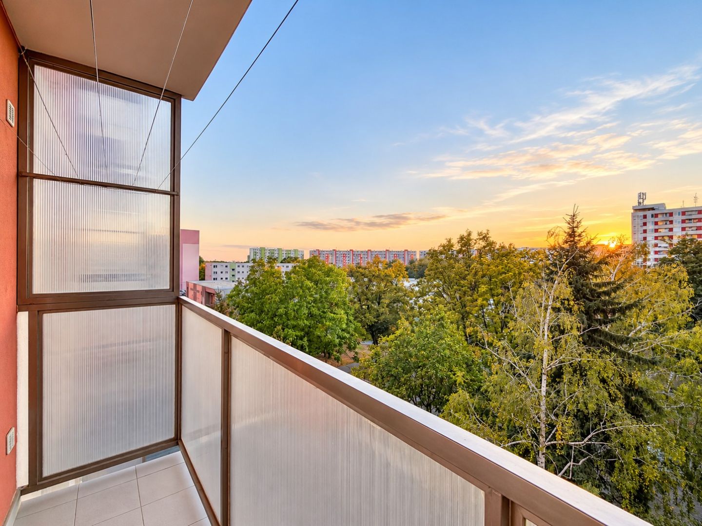 Priestranný 3-izbový byt 74 m², balkón, Družba, Trnava