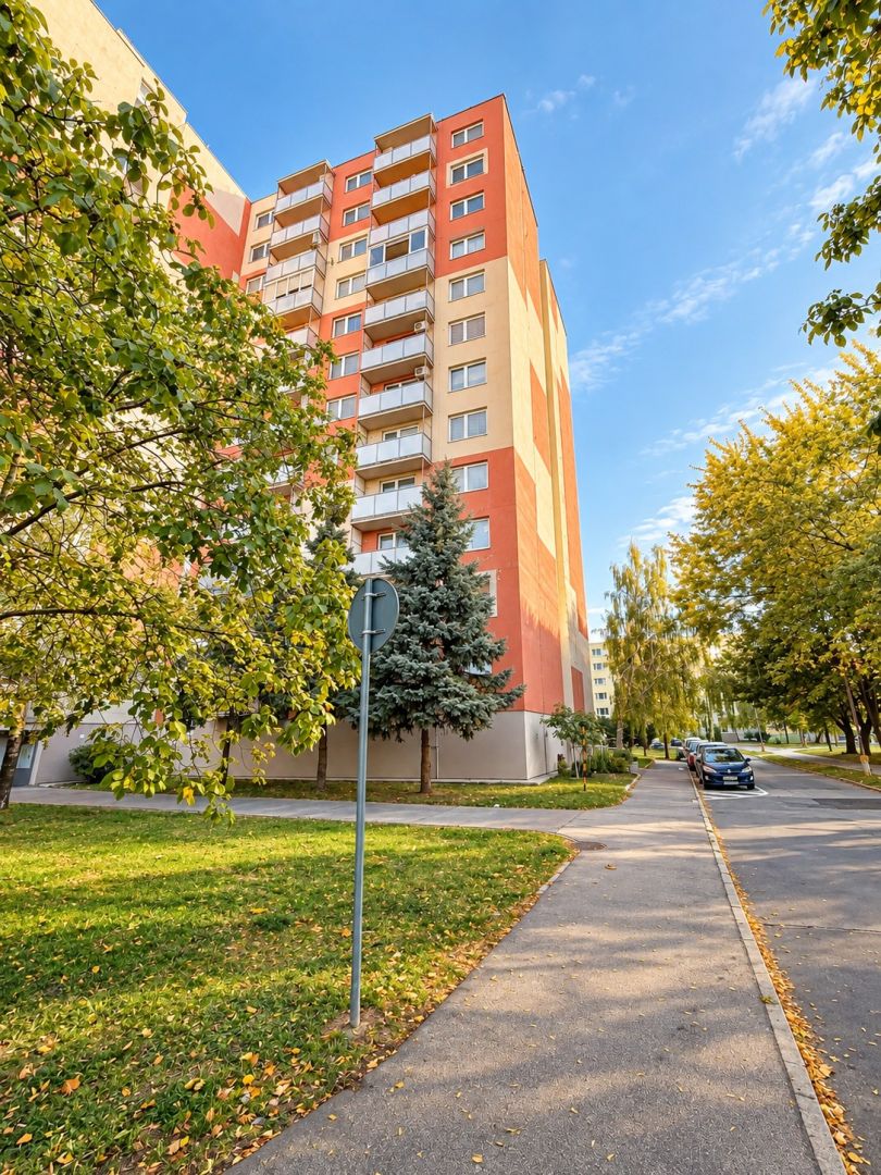 Priestranný 3-izbový byt 74 m², balkón, Družba, Trnava