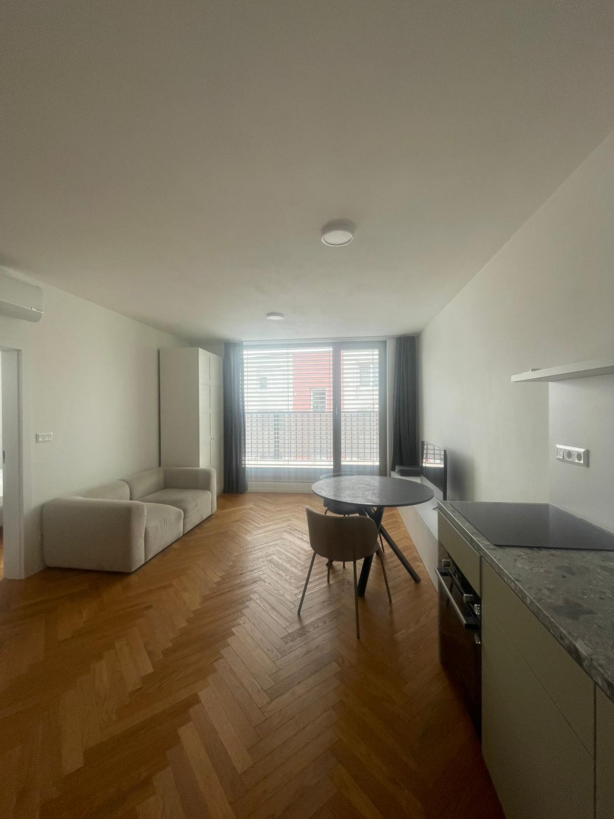 PRENÁJOM – 2-izbový moderný byt v centre mesta, Janka Kráľa, Nitra