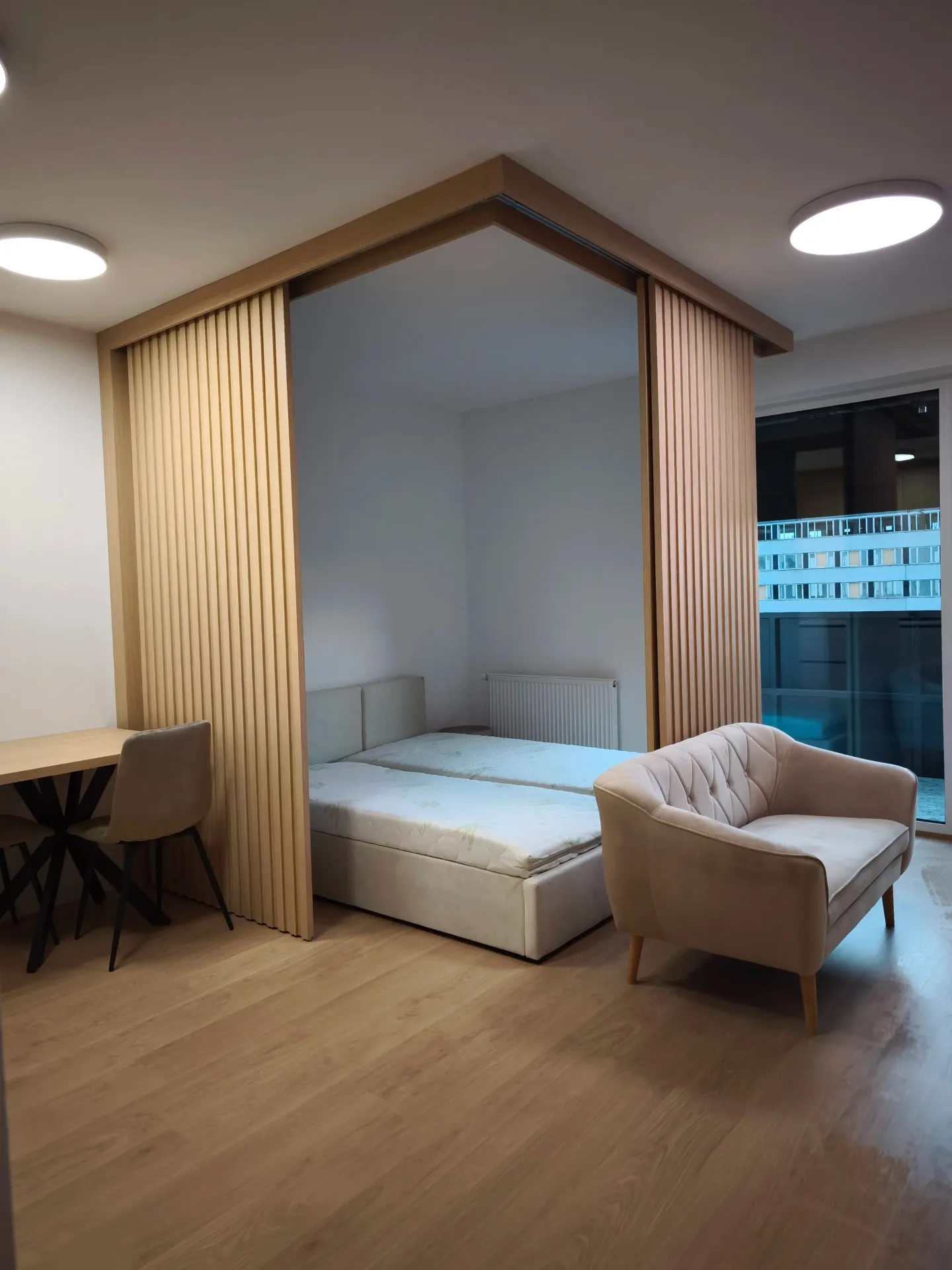 PRENÁJOM – 1,5-izbový moderný byt v novostavbe s balkónom, Mikovíniho