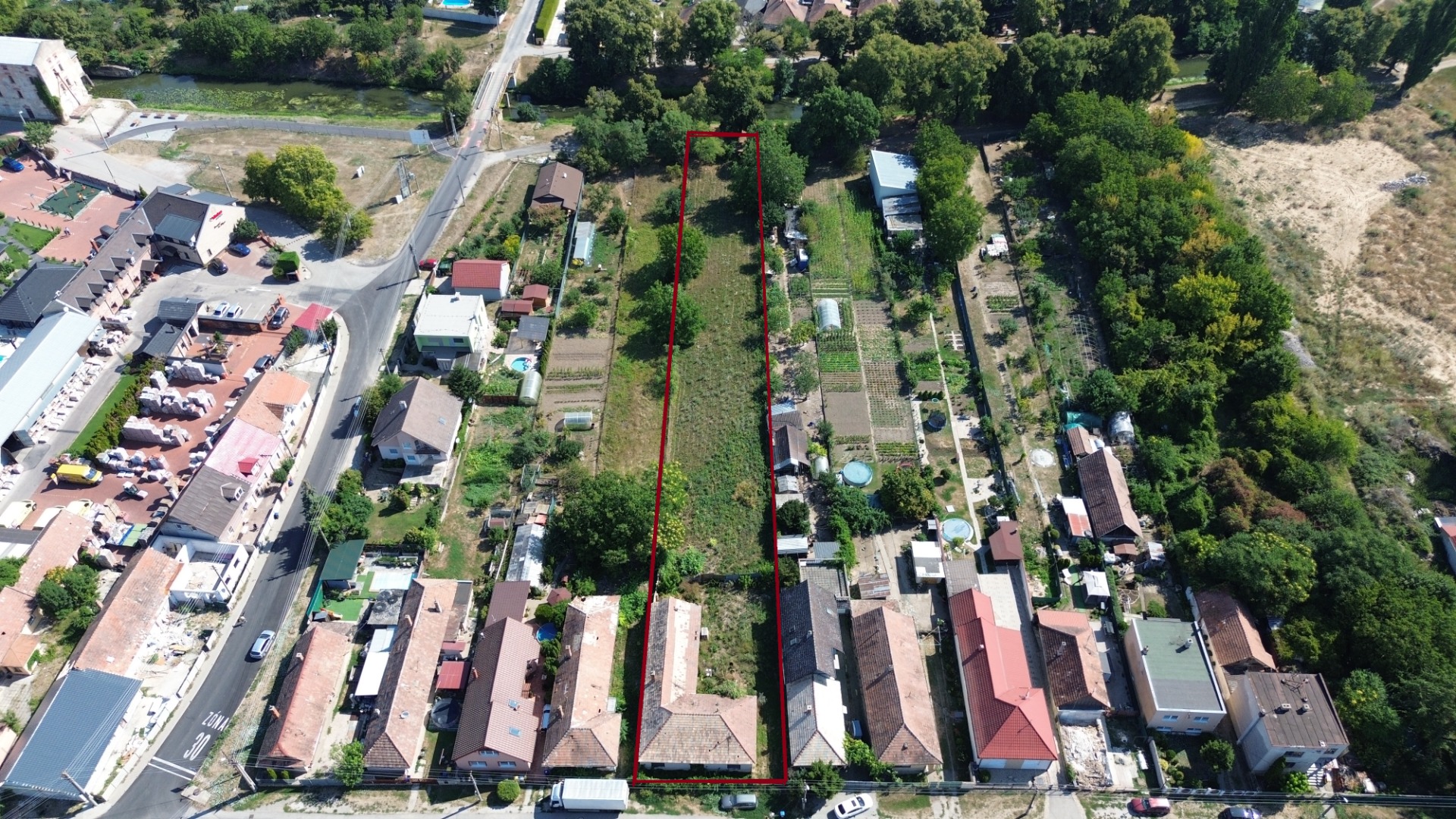 PREDAJ – Pozemok s veľkorysou výmerou 2394 m2, Dolné Krškany