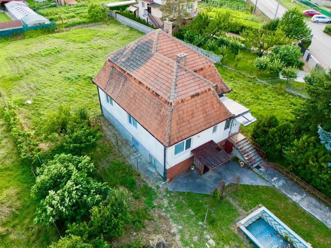 PREDAJ – Rodinný dom s priestranným pozemkom 2266 m² – Veľký Kýr