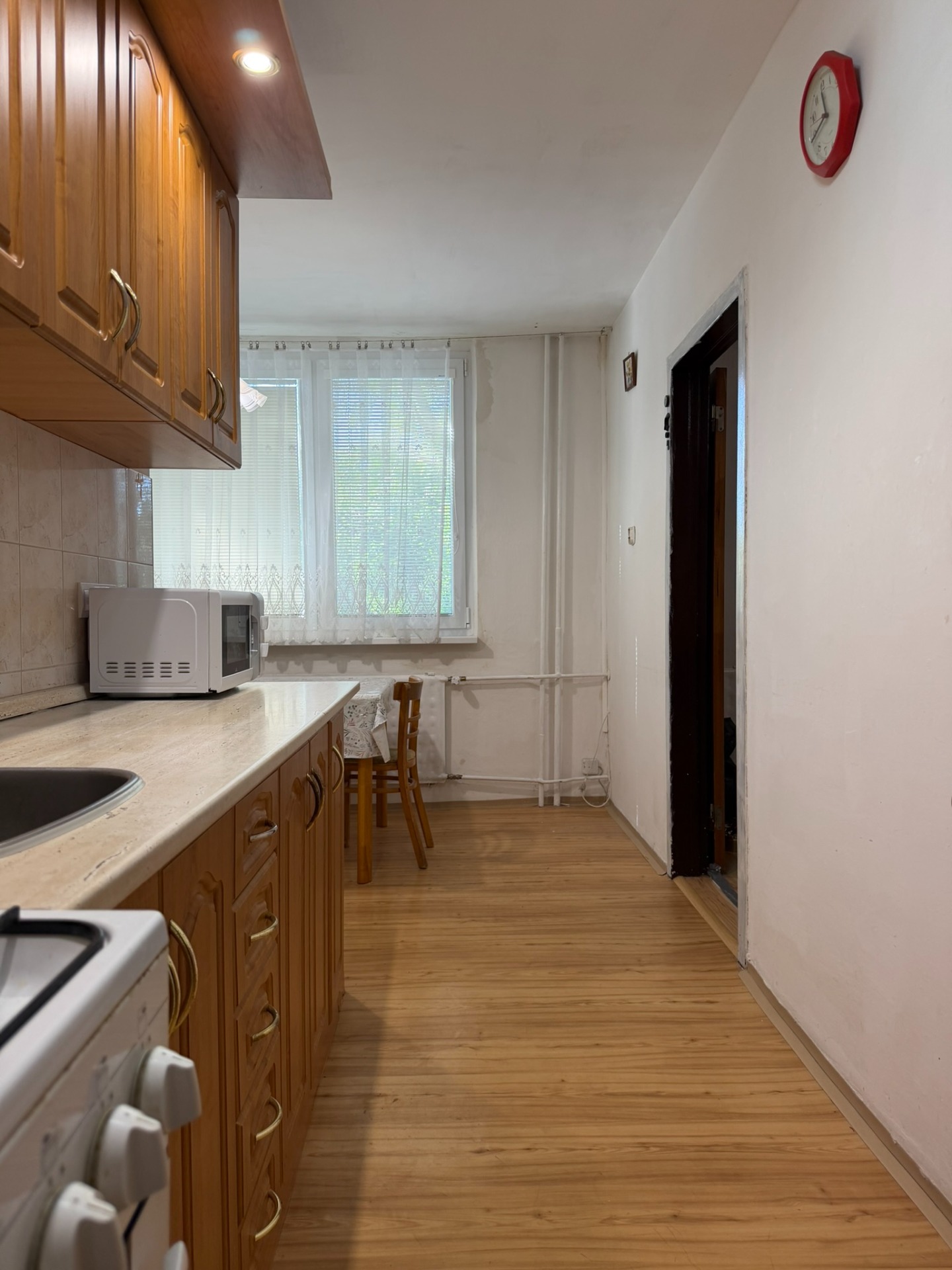 PREDAJ – 3-izbový veľkometrážny byt v širšom centre mesta Šaľa
