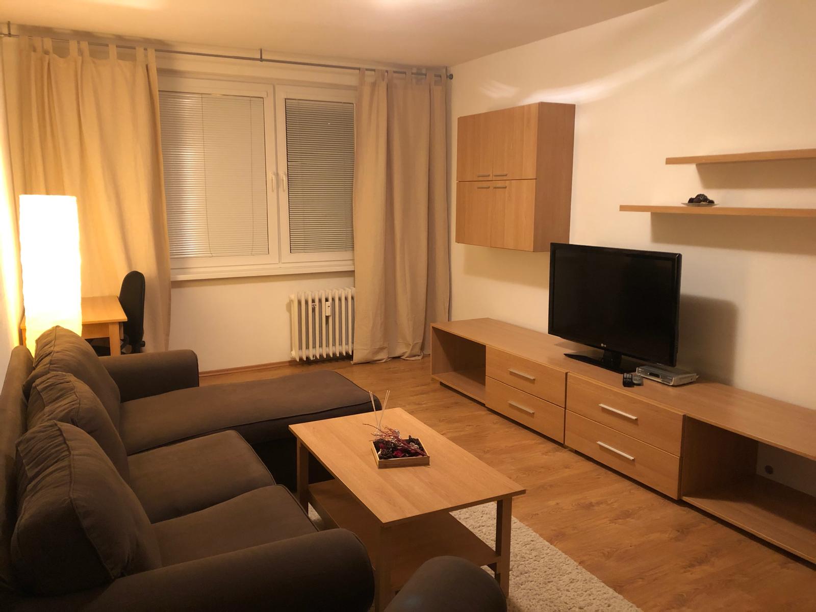 PRENÁJOM – 2-izbový útulný byt –  Chrenová, Nitra