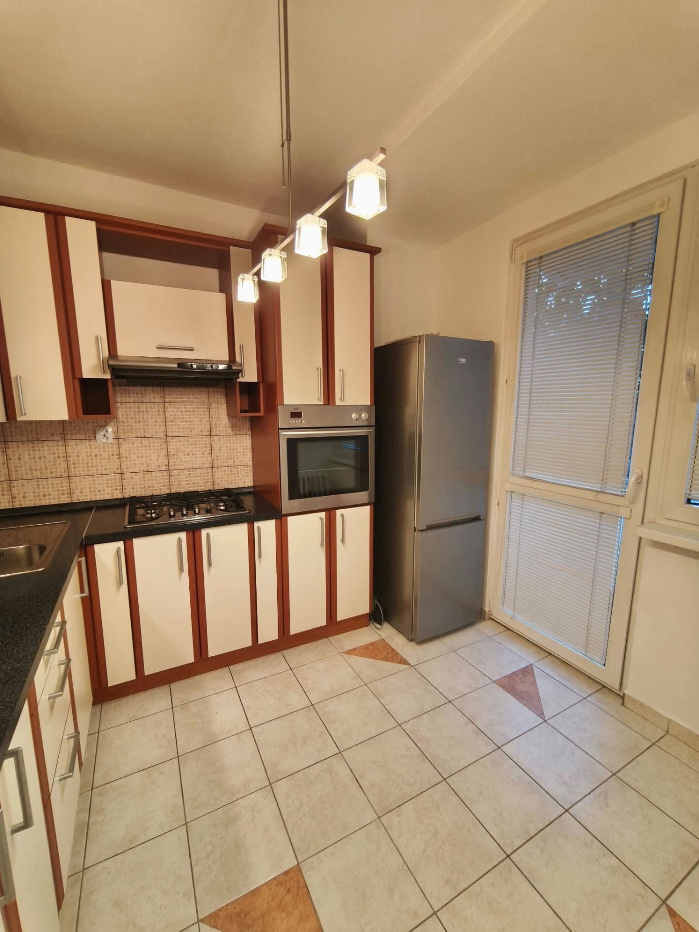 PRENÁJOM – 1-izbový byt s balkónom – možnosť domáceho miláčika – Nitra