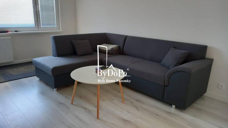 obyu0301vacia izba.jpg